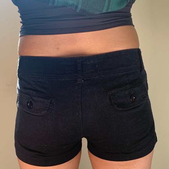 Shorts - Picture 4 of 4